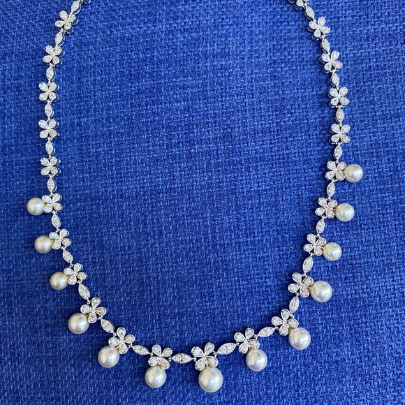 Pearl looking starling silver rhinestone fancy Bride Necklace - Picture 4 of 7